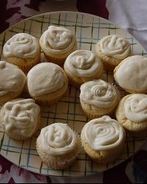 Лимонные пирожные капкейки с лимонной помадкой