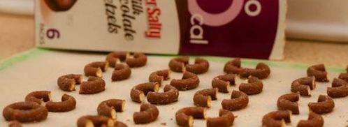 пирожное на палочке в виде обезьяны. Шаг 7