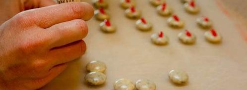 пирожное на палочке в виде обезьяны. Шаг 8