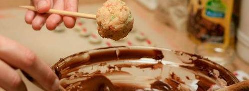 пирожное на палочке в виде обезьяны. Шаг 10