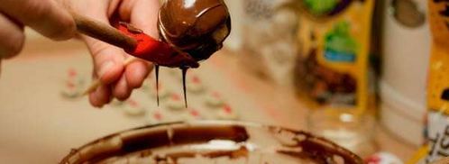 пирожное на палочке в виде обезьяны. Шаг 11