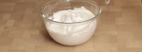 пирожные из орехового бисквита с вишневым кремом. Шаг 4