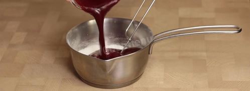 пирожные из орехового бисквита с вишневым кремом. Шаг 9