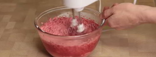 пирожные из орехового бисквита с вишневым кремом. Шаг 11