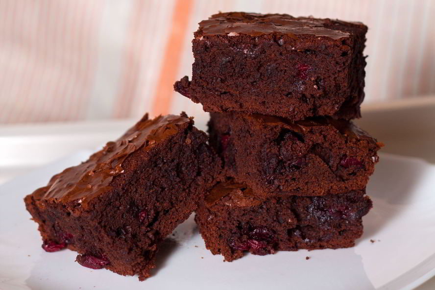 Рецепт шоколадного брауни с вишней