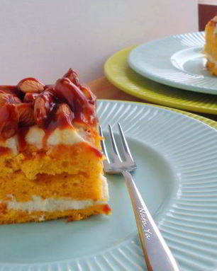 Тыквенные пирожные с миндалем и соленой карамелью