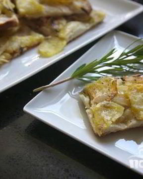 Картофельная пицца с розмарином