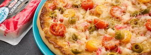 пицца с крабовым мясом, томатами и маслинами. Шаг 8