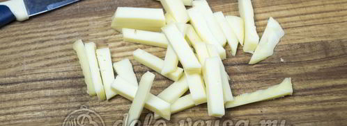 пицца с сосисками и помидорами. Шаг 7