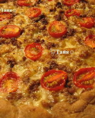 Пицца в глубокой посуде многослойная