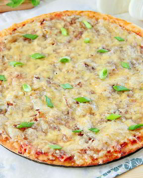 Простая пицца с луком