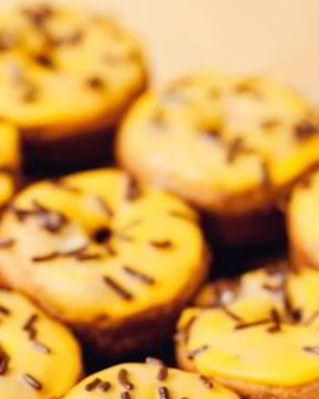 Банановые пончики в глазури