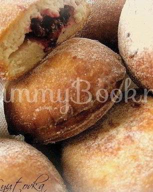 Пончики с вишней