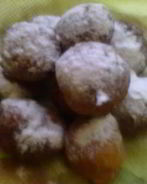 Пончики творожные с изюмом