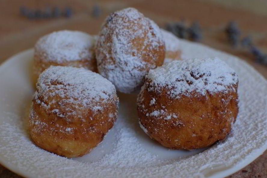 Рецепт творожных пончиков с изюмом