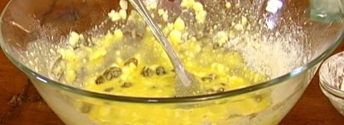 творожные пончики с изюмом. Шаг 4