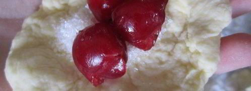 творожные пончики с вишней. Шаг 8