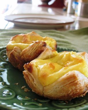 Португальские слойки с заварным кремом