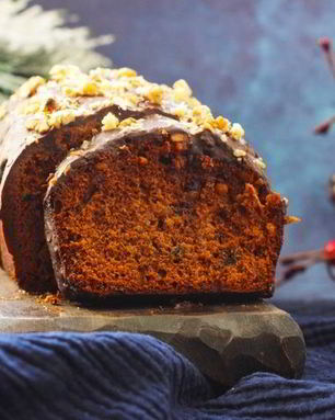 Шоколадный пряник с орехами и джемом