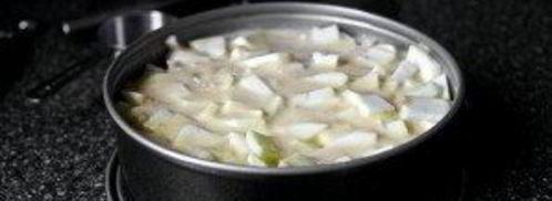 пышная шарлотка с яблоками. Шаг 7