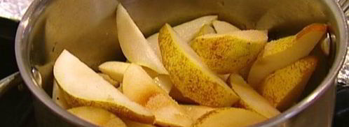 шарлотка с грушами, изюмом и корицей. Шаг 4