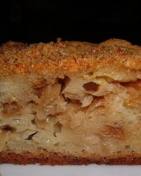 Шарлотка с капустой на кефире