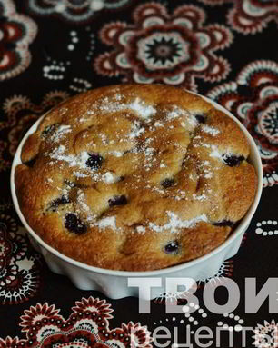 Шарлотка с вишней