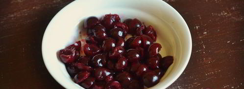 шарлотка с вишней. Шаг 6