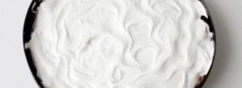 шарлотка с яблоками и безе. Шаг 10