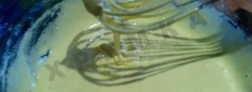 шарлотка с яблоками в мультиварке с манкой. Шаг 7