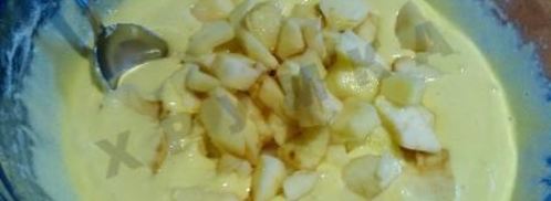 шарлотка с яблоками в мультиварке с манкой. Шаг 8
