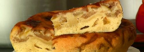 шарлотка с яблоками в мультиварке яблочная. Шаг 8