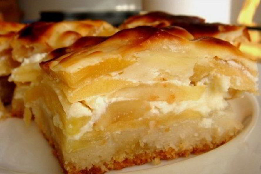 Рецепт шарлотки с яблоком на сметане