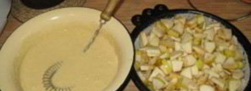 шарлотка со сметаной и яблоками. Шаг 7