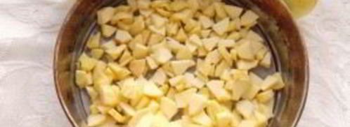 шарлотка в духовке с яблоками. Шаг 4