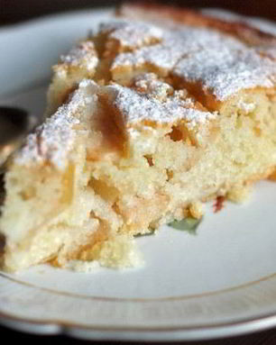 Творожная яблочная шарлотка