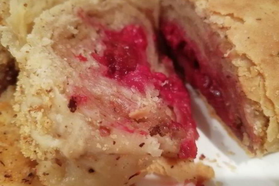 Рецепт легкого штруделя с вишней и миндалем