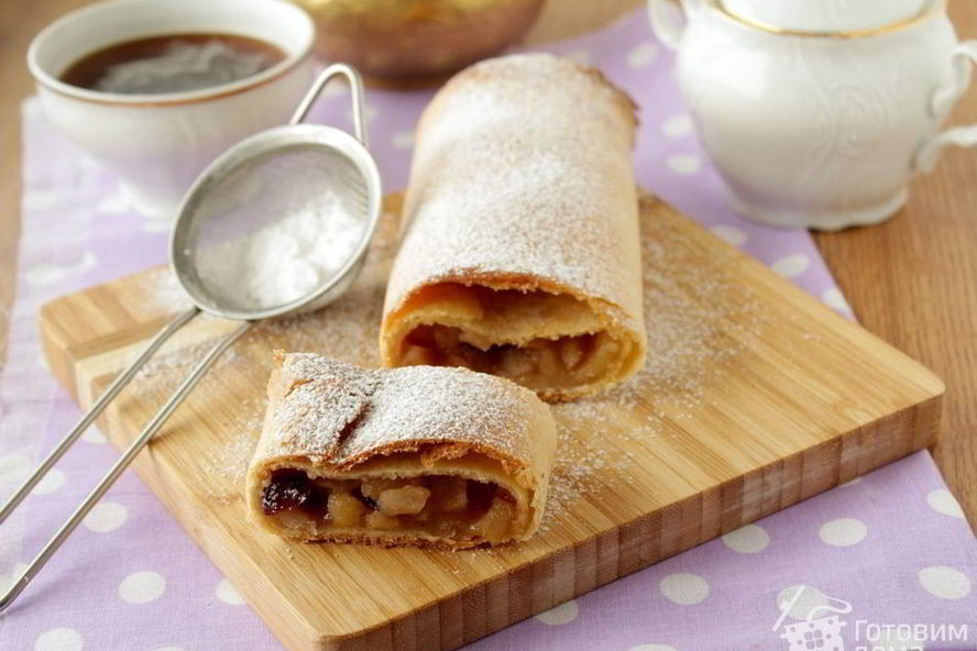 Рецепт штруделя из творожного теста с яблоками и клюквой