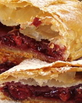 Штрудель с вишней из теста фило