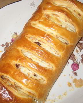 Штрудель с яблоками и изюмом