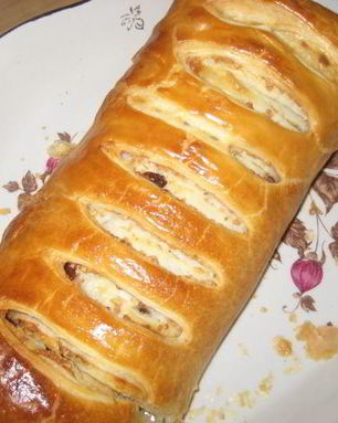 Штрудель с яблоками и изюмом