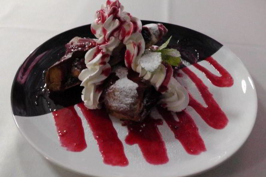 Рецепт штруделя со взбитыми сливками и айвой