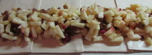 штрудель яблочный с изюмом и малиной. Шаг 6