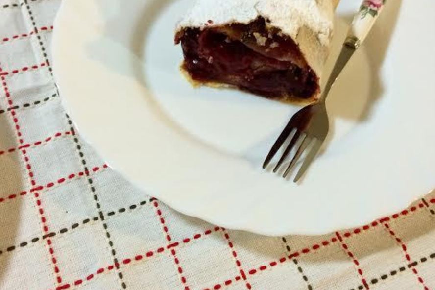 Рецепт вишневого штруделя