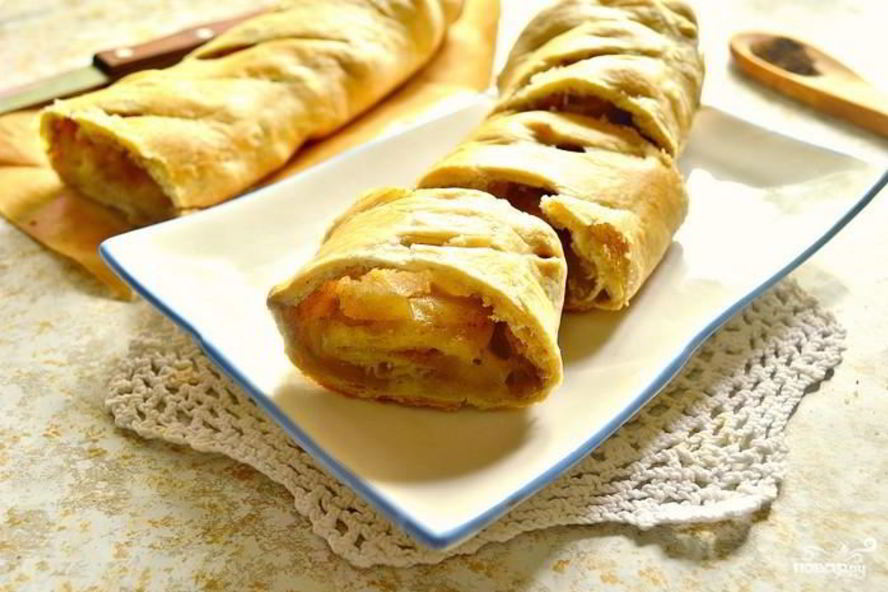 Рецепт яблочного штруделя из слоеного бездрожжевого теста