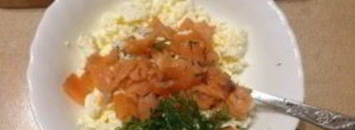 слоеные конвертики с лососем и брынзой. Шаг 4