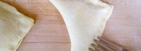 слойки из бездрожжевого теста с сыром. Шаг 6