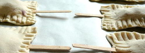 слойки на укус с сыром бри, шелковицей и черносмородиновым джемом. Шаг 10