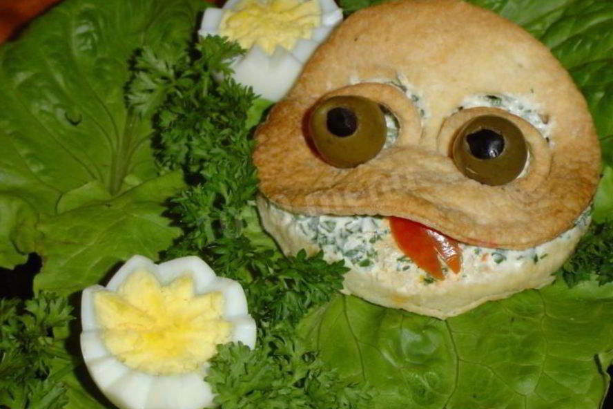 Рецепт слоек с творожным сыром, оливками и зеленью лягушата