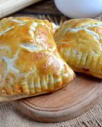 Слойки с вишней из слоеного теста